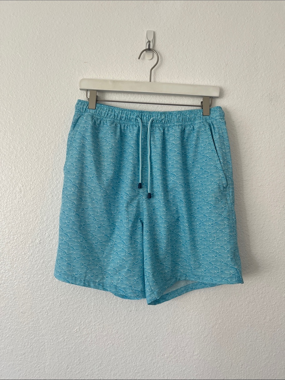 Peter Millar Ocean Traffic Fish Print Swim Trunks & Pouch Blue Sz M